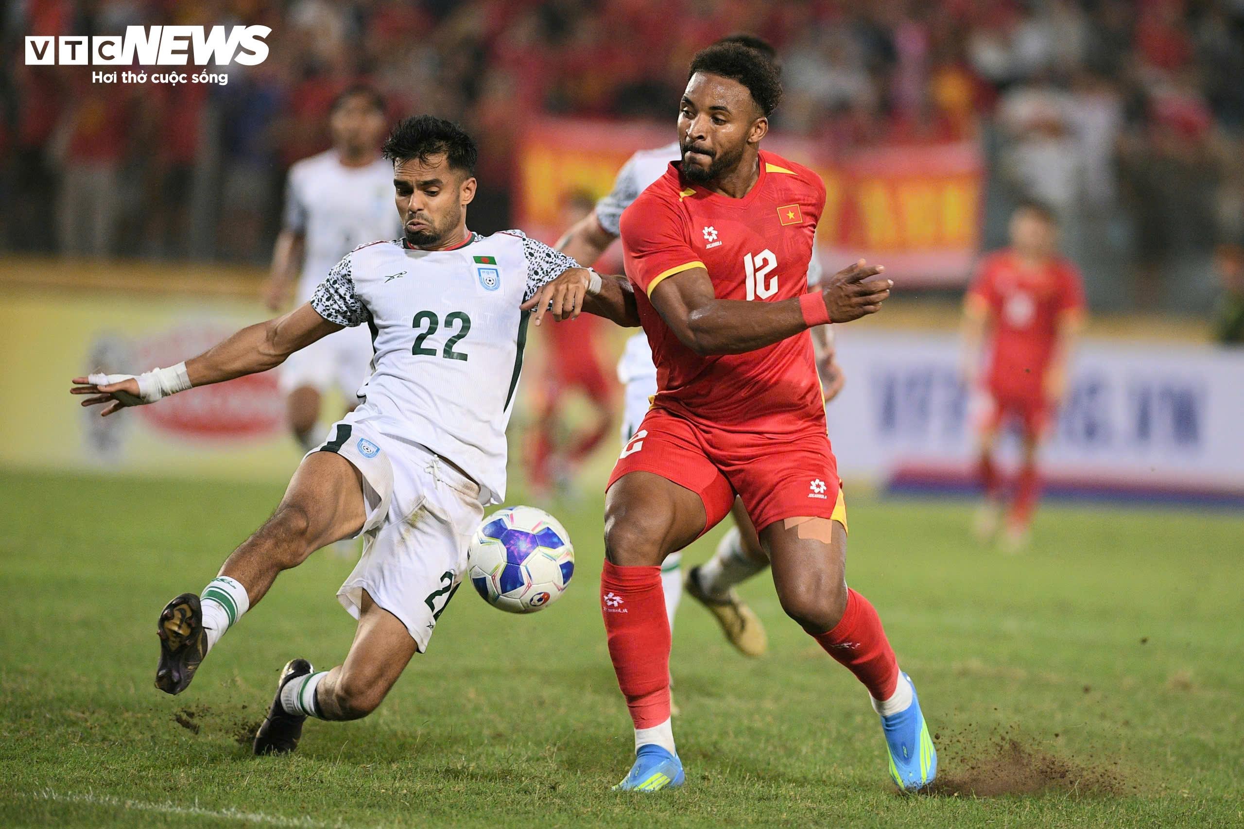 Xuân Son chưa đạt thể trạng tốt nhất. (Ảnh: Đắc Huy)