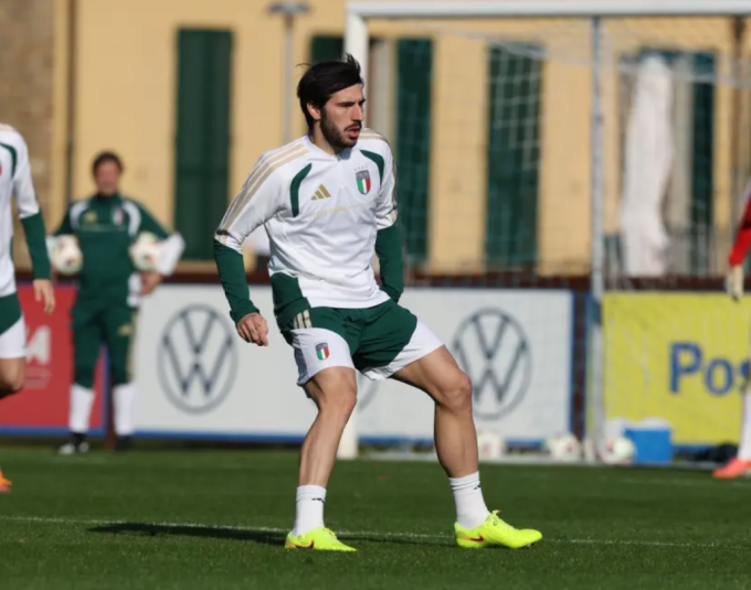 Sandro Tonali trong buổi tập của Italy trước trận play-off World Cup 2026 gặp Bắc Ireland. Ảnh: FIGC