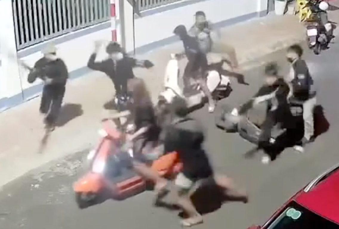 Học sinh hỗn chiến để giải quyết mâu thuẫn trên TikTok