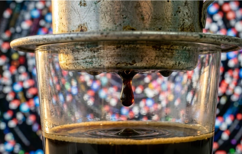 Nốt lặng giữa bản nhạc ồn ào - Ảnh 2.