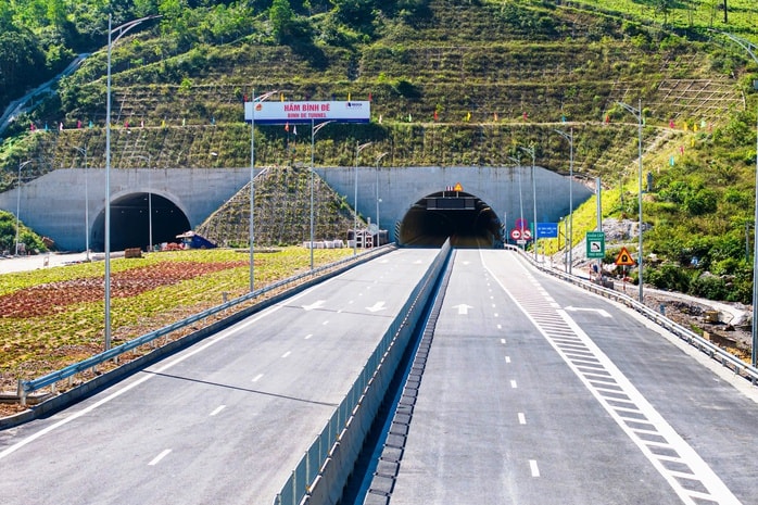 Giữa tháng 4-2026 sẽ thông xe cao tốc Quảng Ngãi - Hoài Nhơn - Ảnh 3.