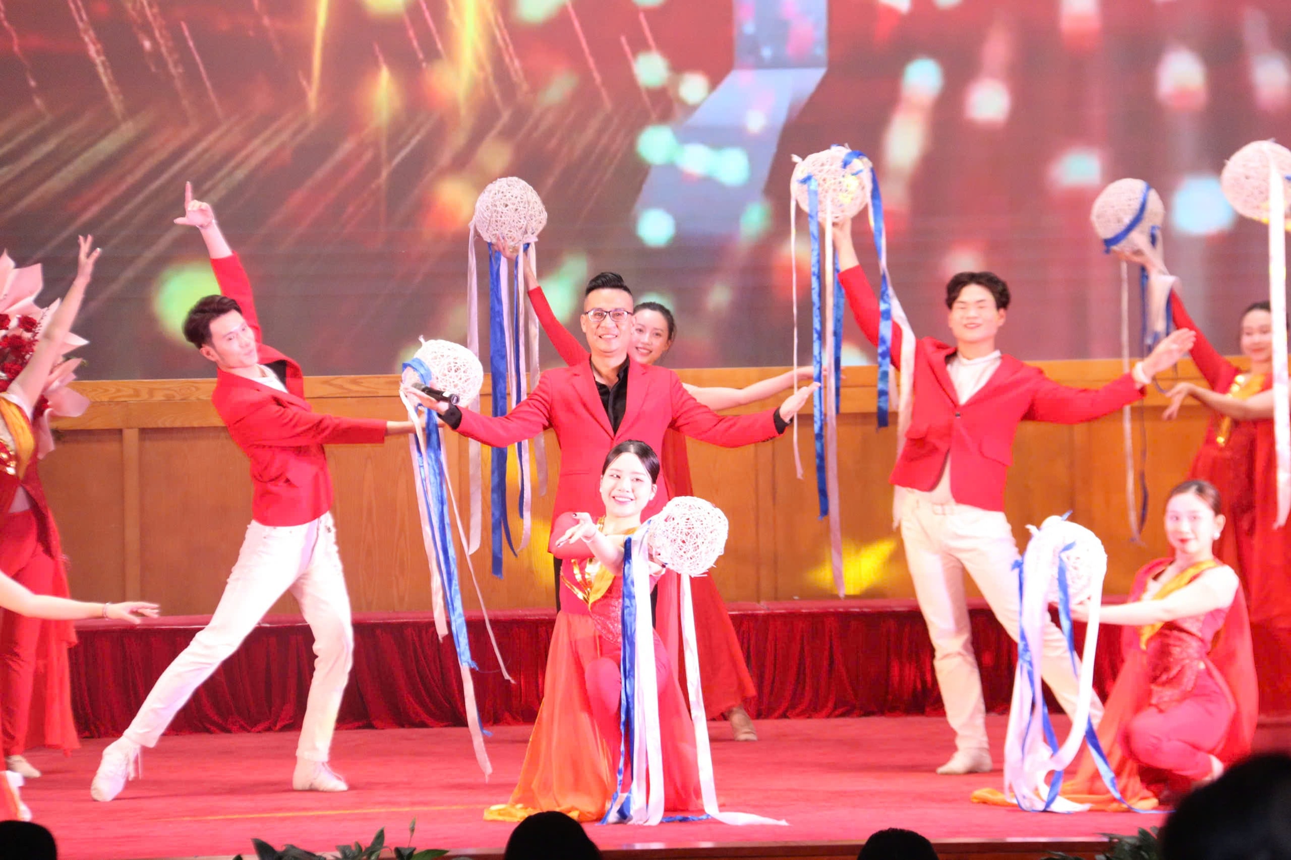 Quảng Ninh kỷ niệm 80 năm Ngày truyền thống ngành Thể dục thể thao- Ảnh 2. Quảng Ninh kỷ niệm 80 năm Ngày truyền thống ngành Thể dục thể thao- Ảnh 2.