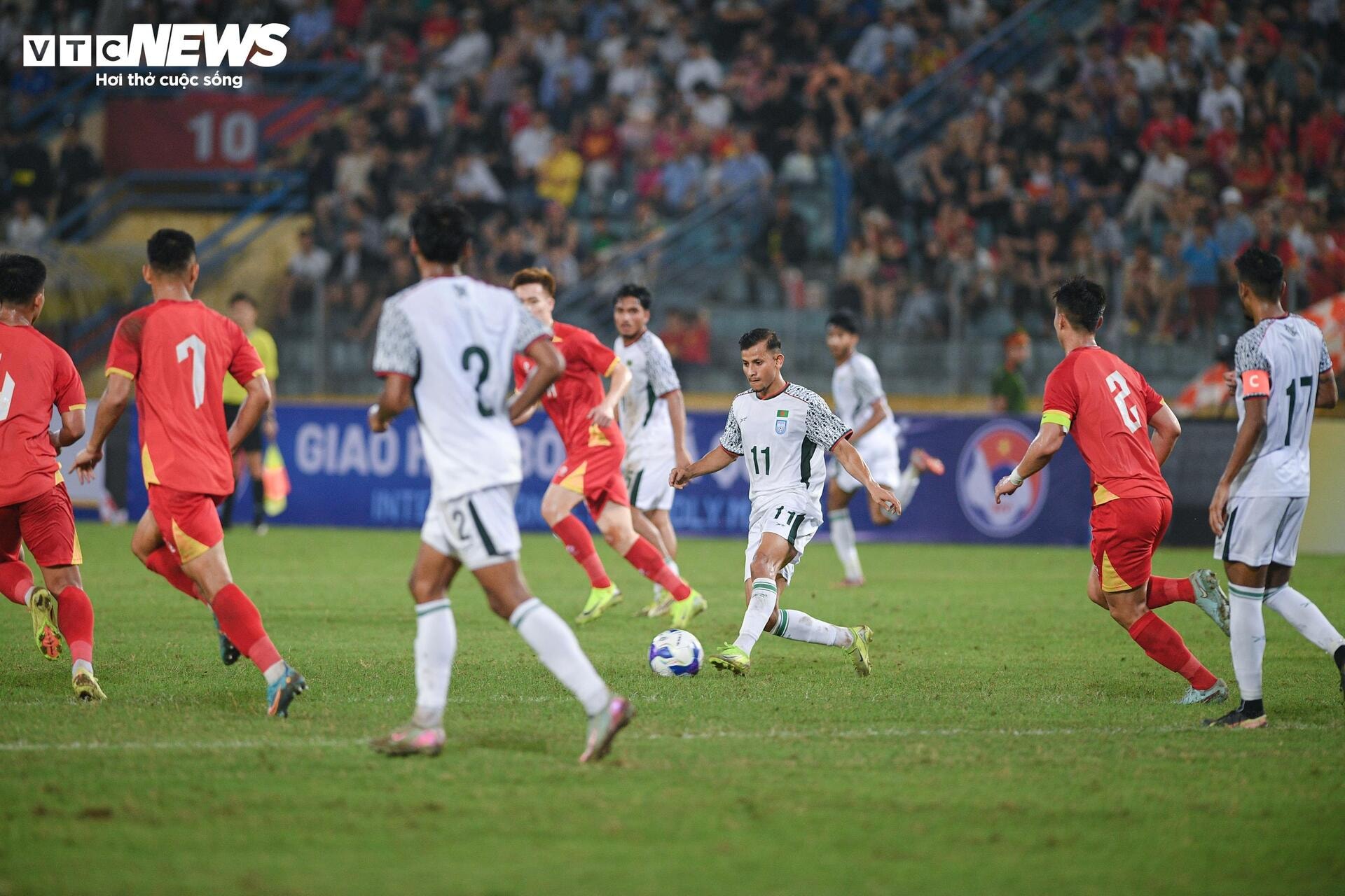 Dàn sao CLB Hà Nội bùng nổ, tuyển Việt Nam thắng dễ Bangladesh - 4