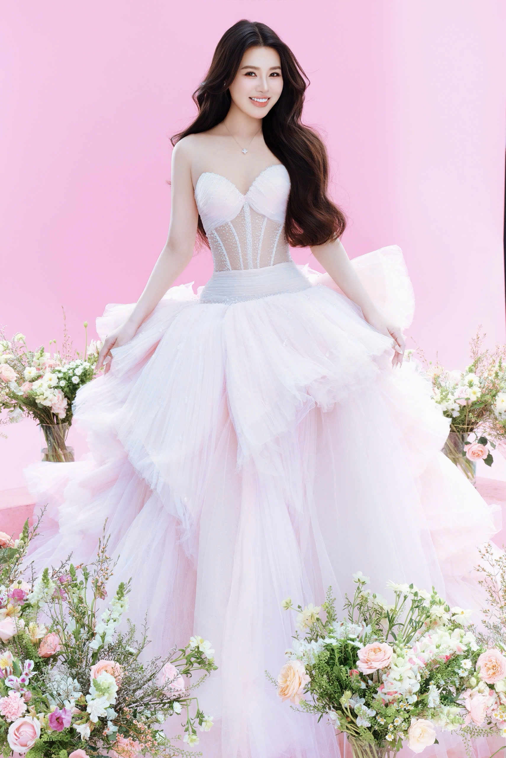 Á hậu Hoàn cầu Quốc tế Đỗ Hà Trang gây ấn tượng với bộ ảnh mang gam màu pastel ngọt ngào, khoe vẻ đẹp mong manh, trong trẻo như “nàng thơ”.