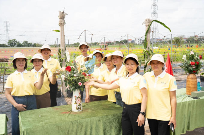 Các nữ nông dân tham gia chương trình Nâng bước phụ nữ nông thôn Việt. Ảnh: Syngenta