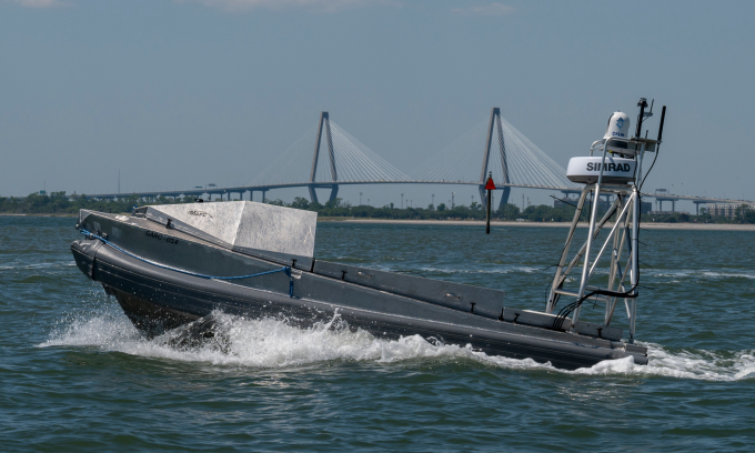 Xuồng GARC của hải quân Mỹ di chuyển tại cảng Charleston, bang Nam Carolina hồi tháng 4/2025. Ảnh: US Navy