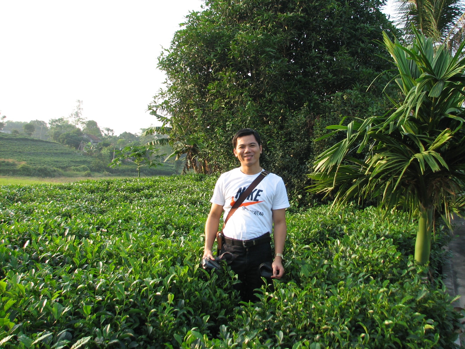 Tỉ phú, hoàng tử và chén trà vô ngã - Ảnh 1.