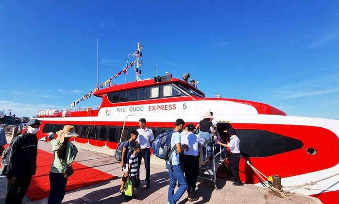 Tàu cao tốc Phú Quốc giảm "sốc" giá vé khi hoạt động lại tuyến Sa Kỳ - Lý Sơn - Ảnh 1.