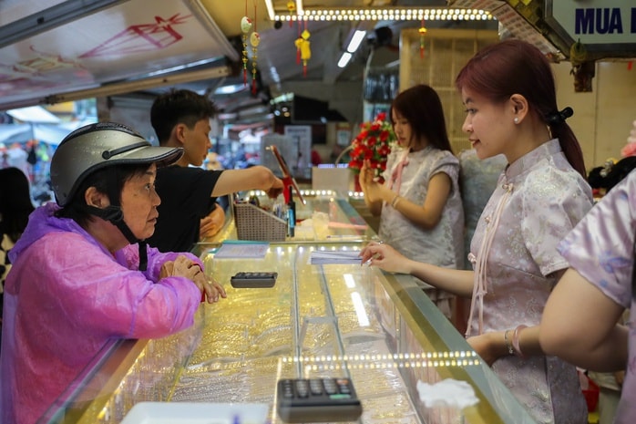 Bảo Tín Minh Châu, SJC, PNJ đồng loạt giảm mạnh giá vàng miếng SJC và vàng nhẫn trơn - Ảnh 3.