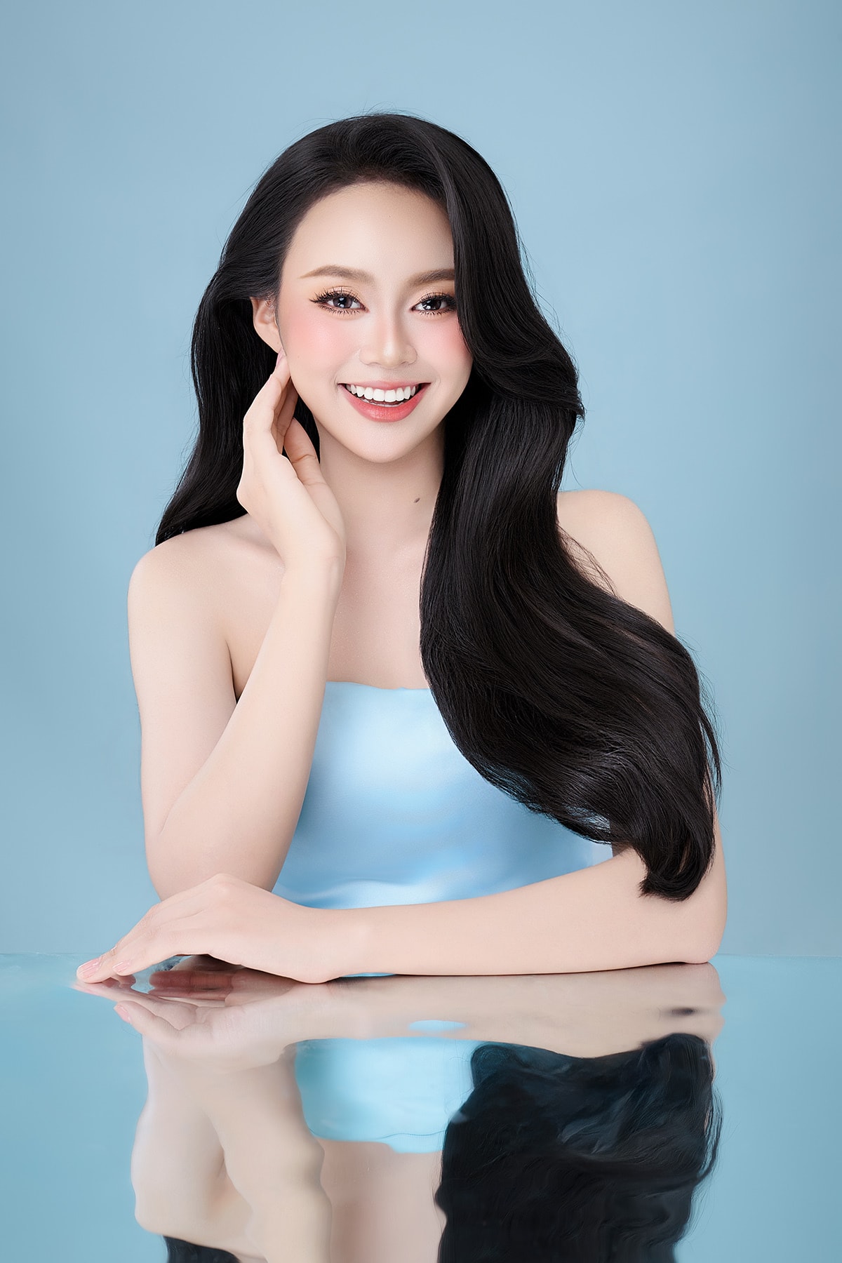 Sinh năm 2006, Phạm Thùy Dung (SBD 063) thuộc top thí sinh nhỏ tuổi nhất năm nay. Cô cao 1m75 m, số đo 78-63-90, hiện là sinh viên Học viện Nông nghiệp Việt Nam. Thí sinh gây chú ý với vẻ ngoài thanh tú, được một số khán giả nhận xét cô là bản sao của Hoa hậu Thanh Thủy.