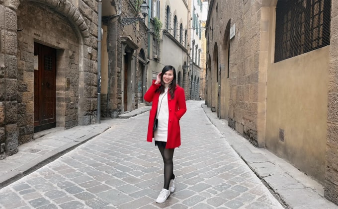 Chị Lan trong chuyến châu Âu hồi tháng 1. Ảnh: NVCC