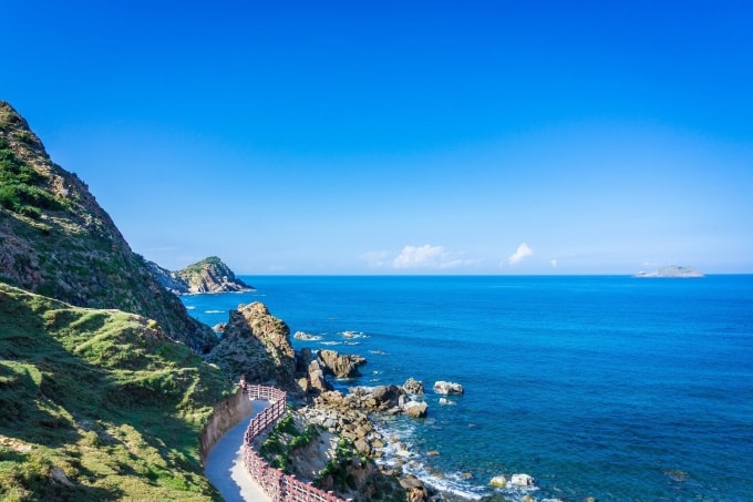 Eo Gió, một điểm du lịch nổi tiếng tại xã Nhơn Lý (cũ), nay thuộc phường Quy Nhơn Đông. Ảnh: FLC group