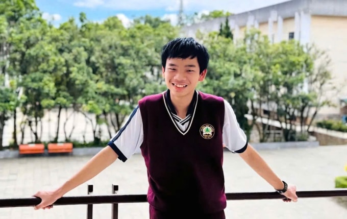 Em Đặng Huy Hậu, học sinh lớp 11, trường THPT chuyên Thăng Long, Lâm Đồng. Ảnh: Nhà trường cung cấp