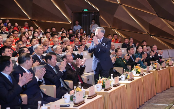 Tổng Bí thư Tô Lâm cùng lãnh đạo các cơ quan, bộ ngành Trung ương tại buổi lễ. Ảnh: Hoàng Phong