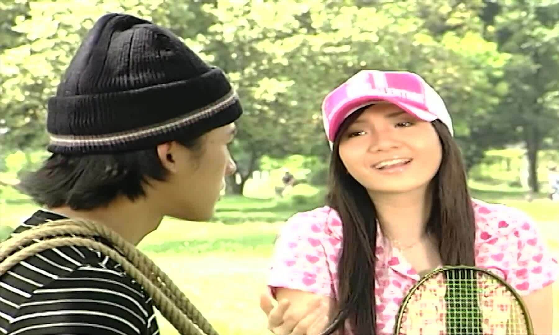 MV 'Thầm mong anh quay về bên em' của nhóm Mây Trắng