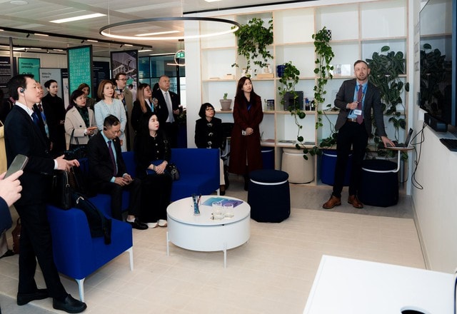 Việt Nam – Vương quốc Anh tăng cường trao đổi kinh nghiệm trong chăm sóc y tế dự phòng- Ảnh 2. Việt Nam – Vương quốc Anh tăng cường trao đổi kinh nghiệm trong chăm sóc y tế dự phòng- Ảnh 2.