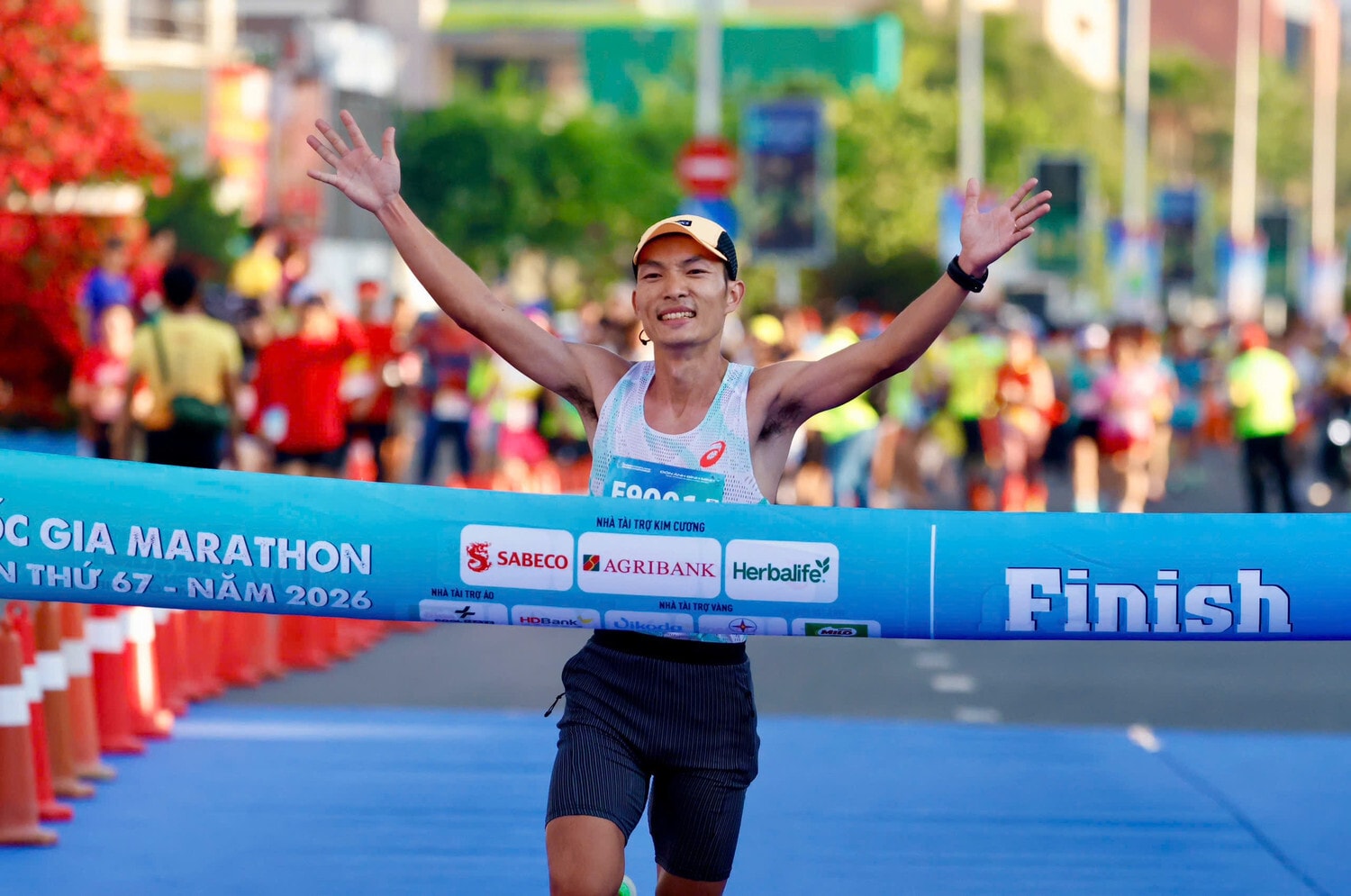 Hoàng Nguyên Thanh lần thứ 7 liên tiếp vô địch marathon.