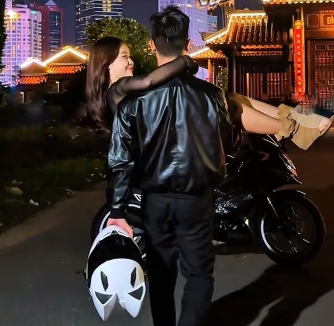 Dịch vụ thuê soái ca motor chở đi dạo phố ở TP HCM. Ảnh: N.P