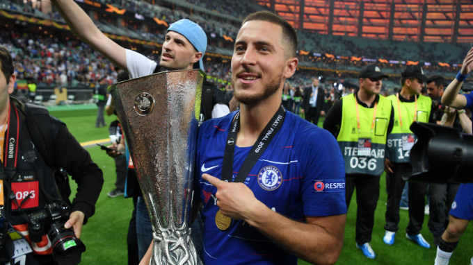 Eden Hazard mừng chức vô địch Europa League năm 2019. Ảnh: Sky