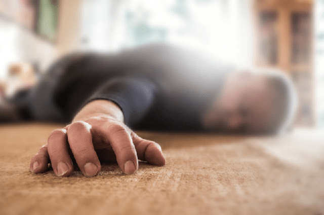 Người đàn ông 51 tuổi tử vong sau bữa ăn cùng bạn bè, bác sĩ chỉ ra sai làm "chí mạng" ít ai ngờ - Ảnh 1.