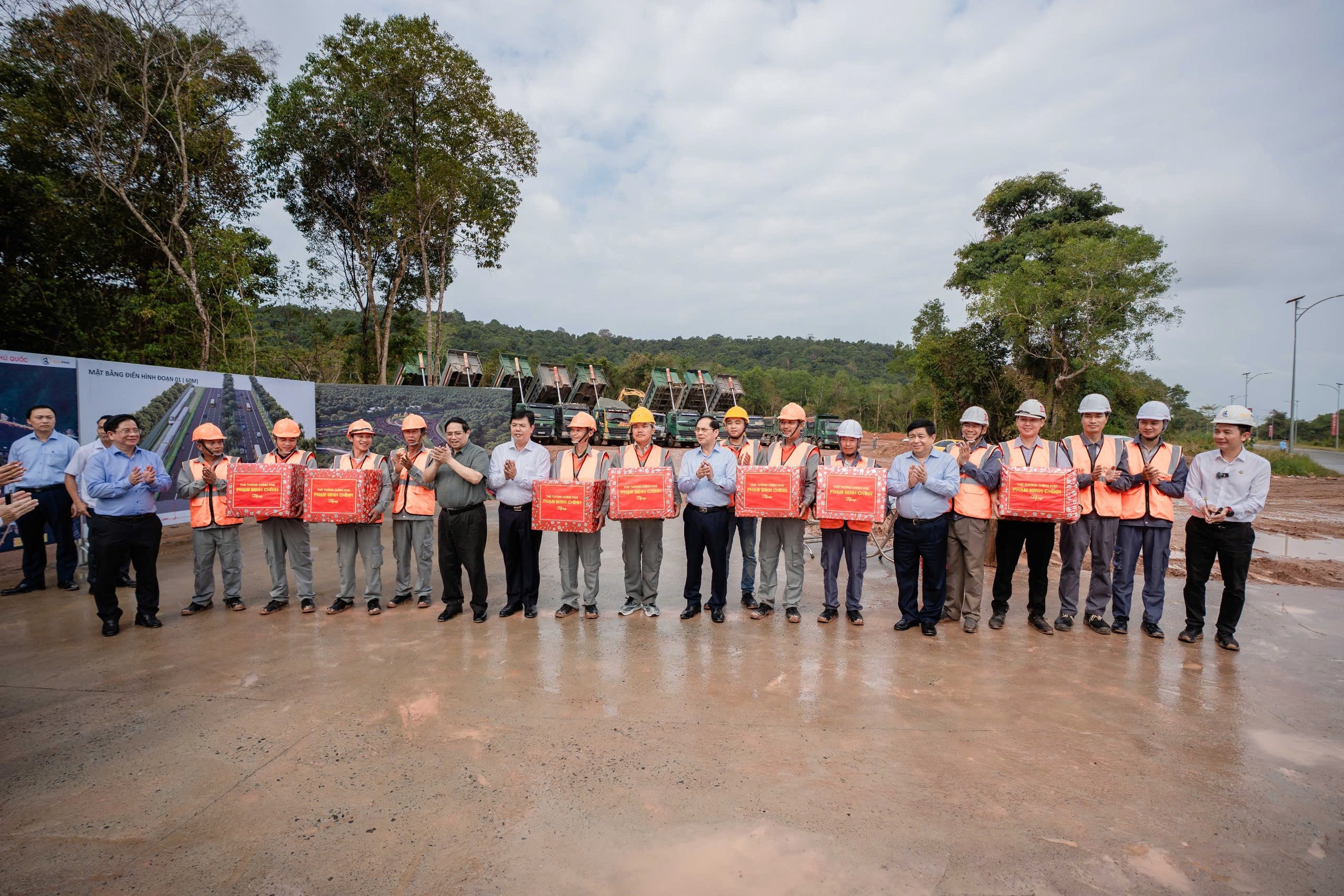 Thủ tướng Phạm Minh Chính khởi công dự án APEC 2027 tại Phú Quốc - Ảnh 11. Thủ tướng Phạm Minh Chính khởi công dự án APEC 2027 tại Phú Quốc - Ảnh 11.