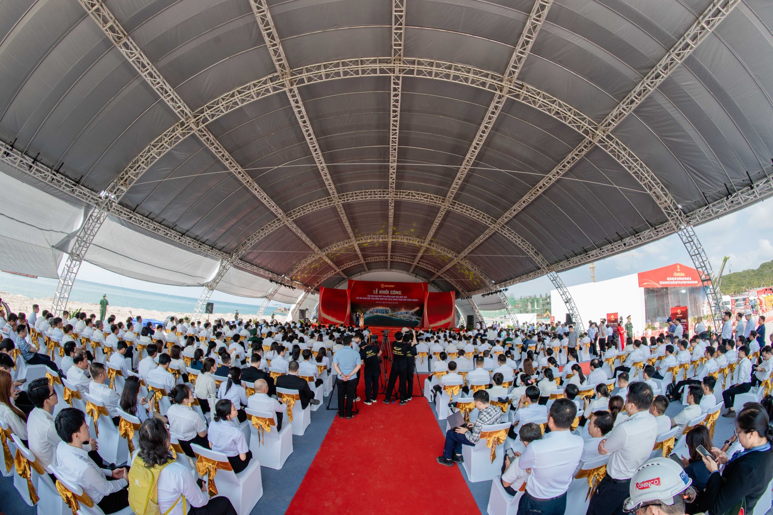 Thủ tướng Phạm Minh Chính khởi công dự án APEC 2027 tại Phú Quốc - Ảnh 14. Thủ tướng Phạm Minh Chính khởi công dự án APEC 2027 tại Phú Quốc - Ảnh 14.