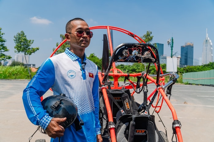 VIDEO: Người dân tại TPHCM sắp được ngắm toàn cảnh thành phố bằng dù lượn - Ảnh 7.