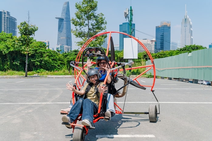 VIDEO: Người dân tại TPHCM sắp được ngắm toàn cảnh thành phố bằng dù lượn - Ảnh 14.