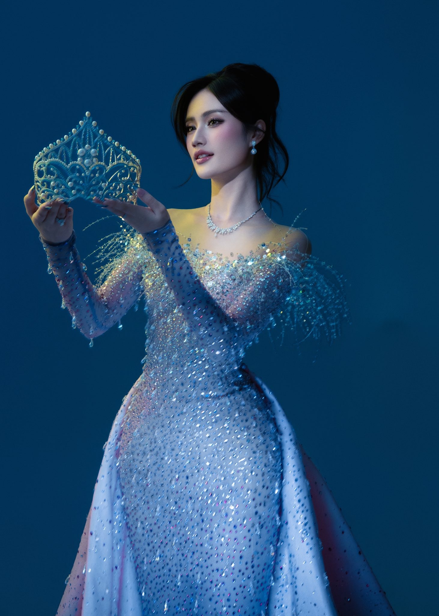 Đương kim Miss World Vietnam gây chú ý trước thềm kết thúc nhiệm kỳ- Ảnh 3. Đương kim Miss World Vietnam gây chú ý trước thềm kết thúc nhiệm kỳ- Ảnh 3.