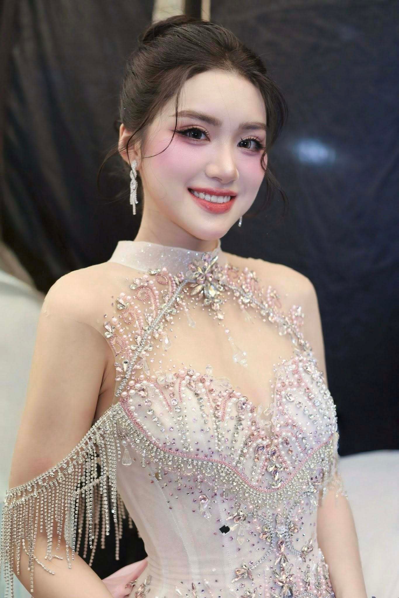 Với chiến thắng này, Phương Oanh sẽ đại diện Việt Nam đến với đấu trường Miss World lần thứ 74.