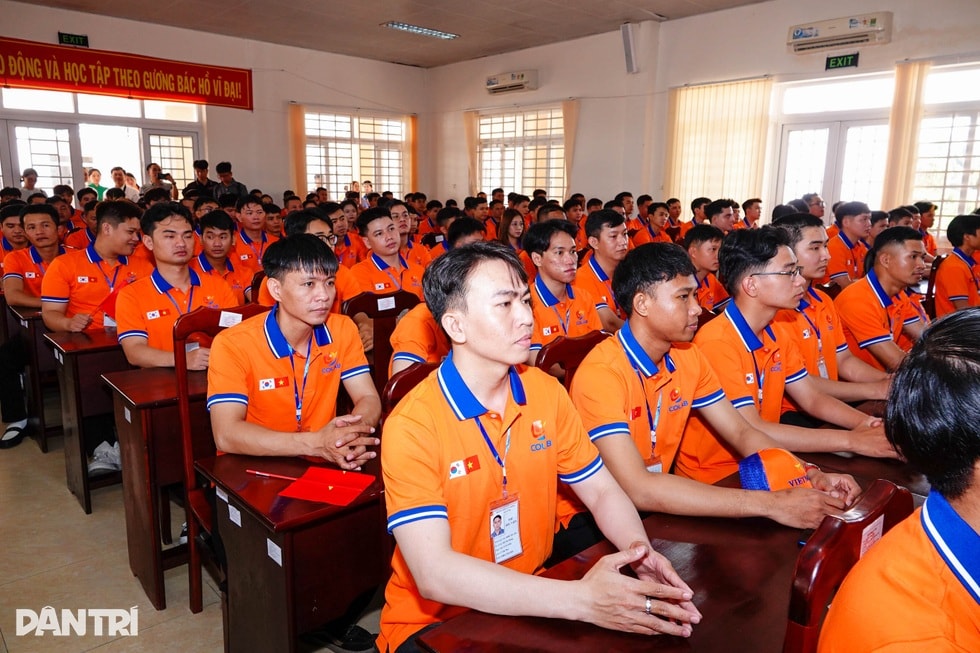 Mở rộng thị trường nhân lực trị giá 6-7 tỷ USD kiều hối về miền Tây - 6 Mở rộng thị trường nhân lực trị giá 6-7 tỷ USD kiều hối về miền Tây - 6