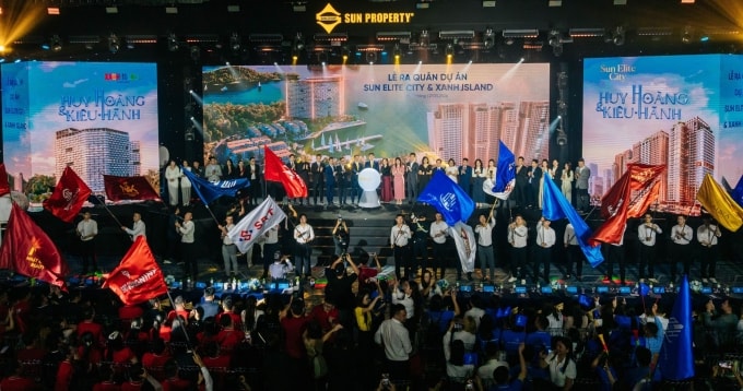 Bầu không khí sôi động tại khán phòng tổ chức sự kiện. Ảnh: Ánh Dương