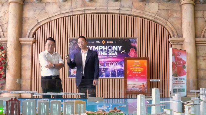 Nhà đầu tư tìm hiểu dự án tại Phú Quốc. Ảnh: Ánh Dương