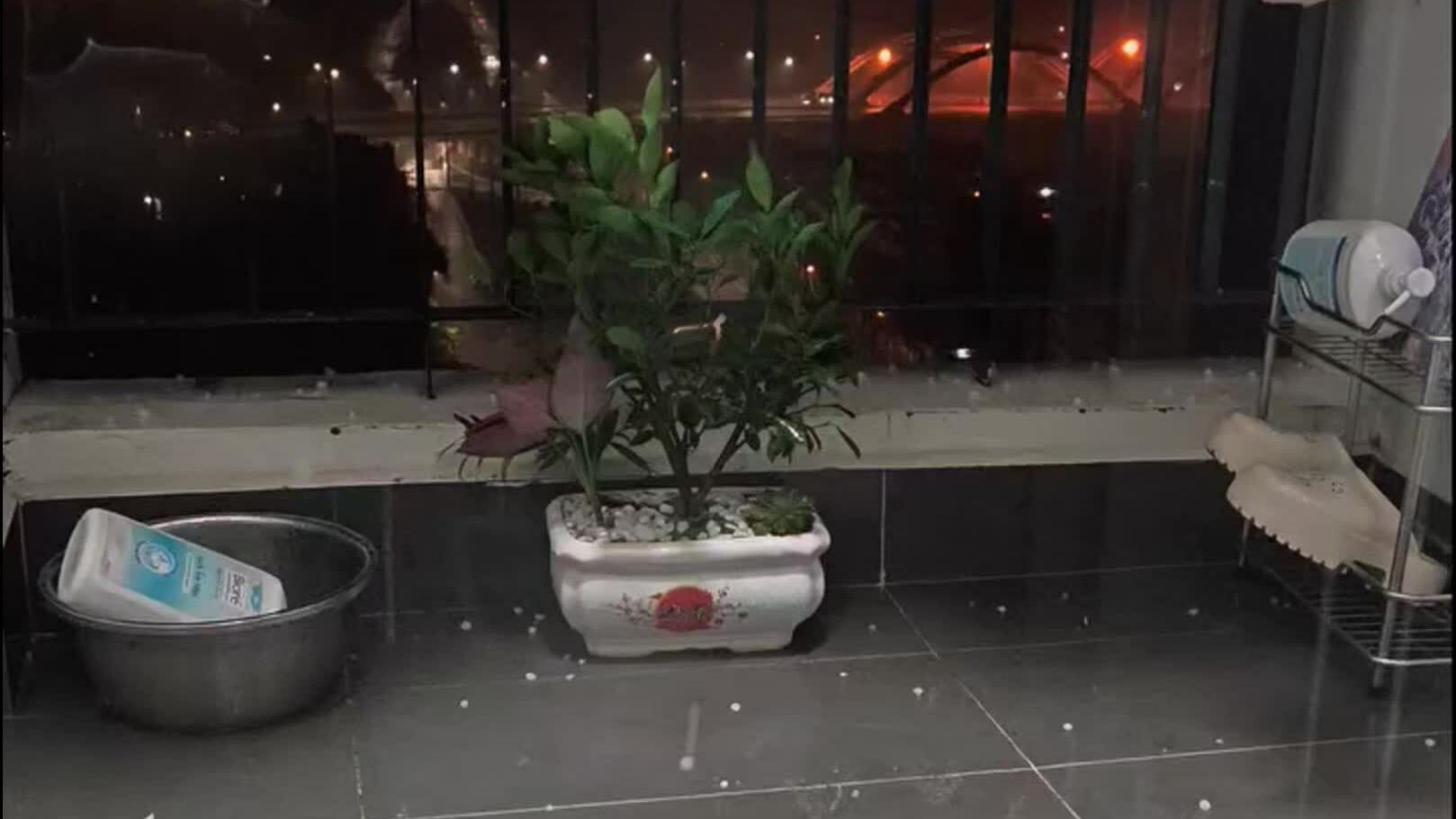 Hà Nội xuất hiện mưa đá