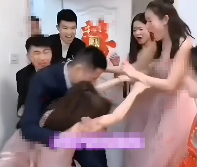 Chú rể ôm nhầm "gái lạ", cô dâu có phản ứng gây xôn xao - Ảnh 1.