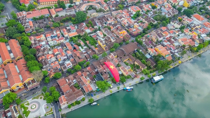 Lần đầu có tour du lịch bay dù lượn, ngắm Hội An từ trên cao - Ảnh 2.