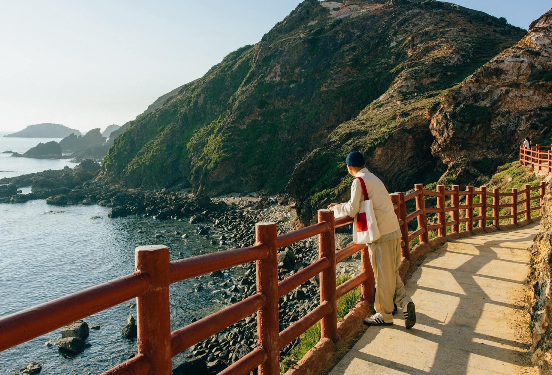 Juky San,  Gieng Tien anh 6