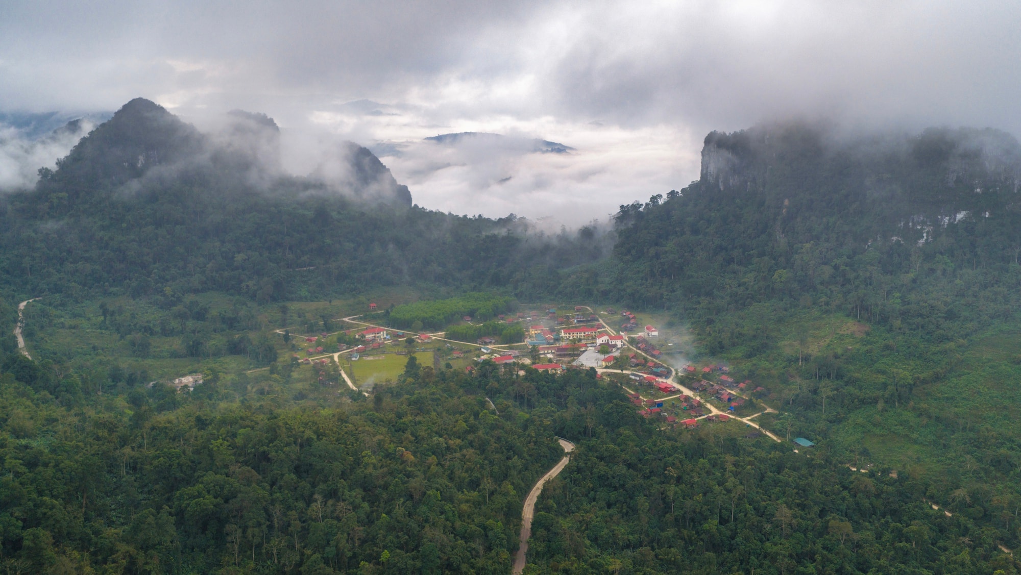 Bí ẩn hang động lưu dấu tích tộc người Arem và rừng cổ quý hiếm- Ảnh 22. Bí ẩn hang động lưu dấu tích tộc người Arem và rừng cổ quý hiếm- Ảnh 22.