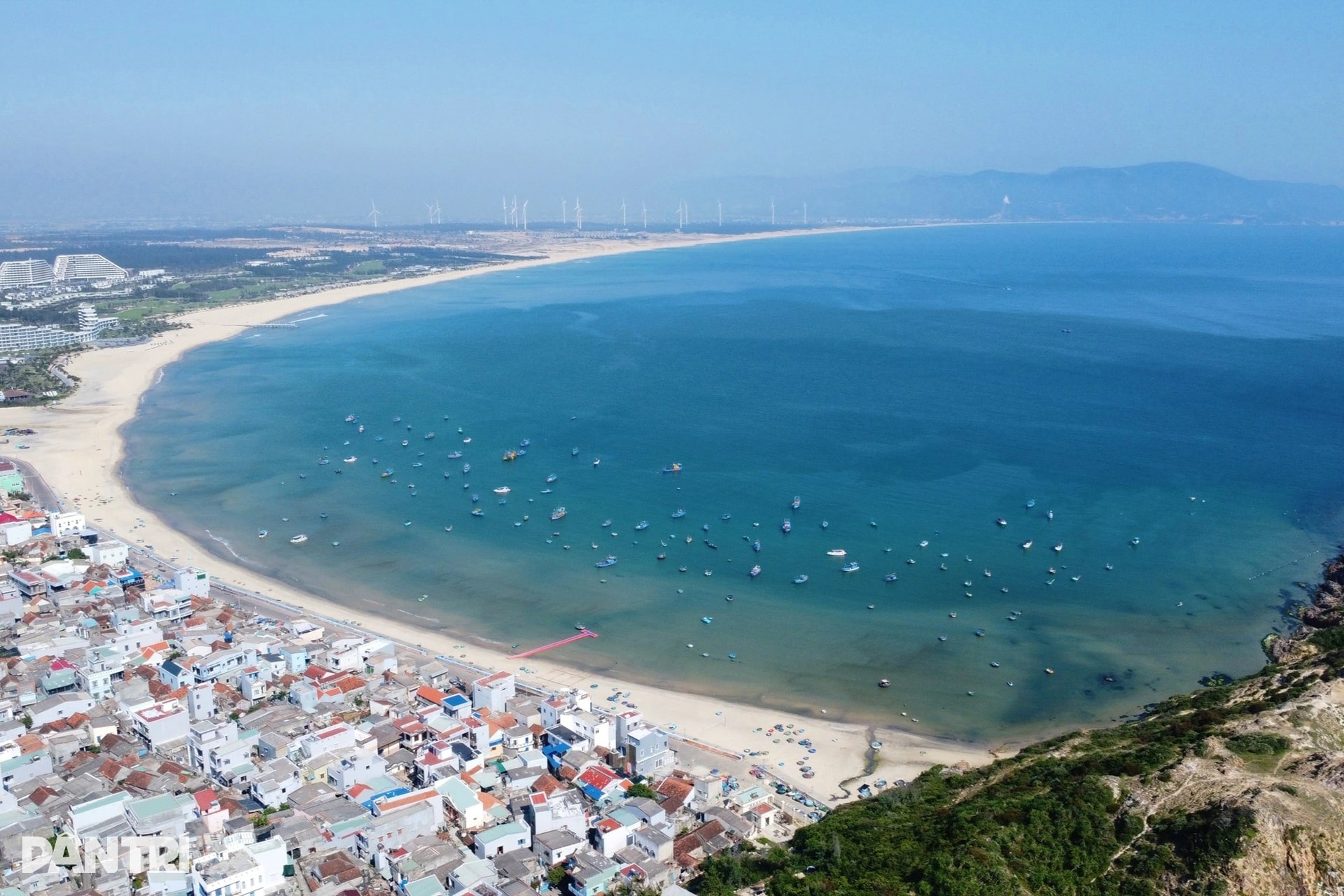 Cảnh đẹp nơi nữ ca sĩ vướng ồn ào mặc bikini ngâm mình trong Giếng Tiên - 8