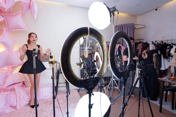 Doanh nghiệp bán hàng đa kênh và tạo dựng uy tín thương hiệu trên các nền tảng thương mại điện tử. Ảnh: Shopee