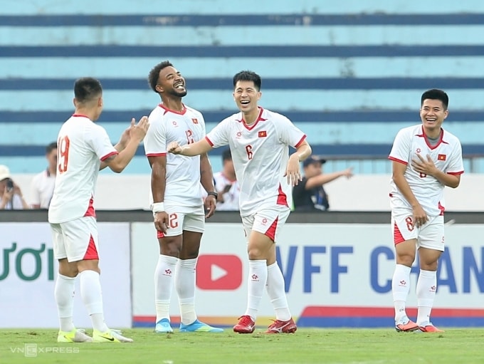 Đội tuyển Việt Nam tập trên sân Thiên Trường, phường Nam Định, tỉnh Ninh Bình ngày 30/3/2026. Ảnh: Hiếu Lương