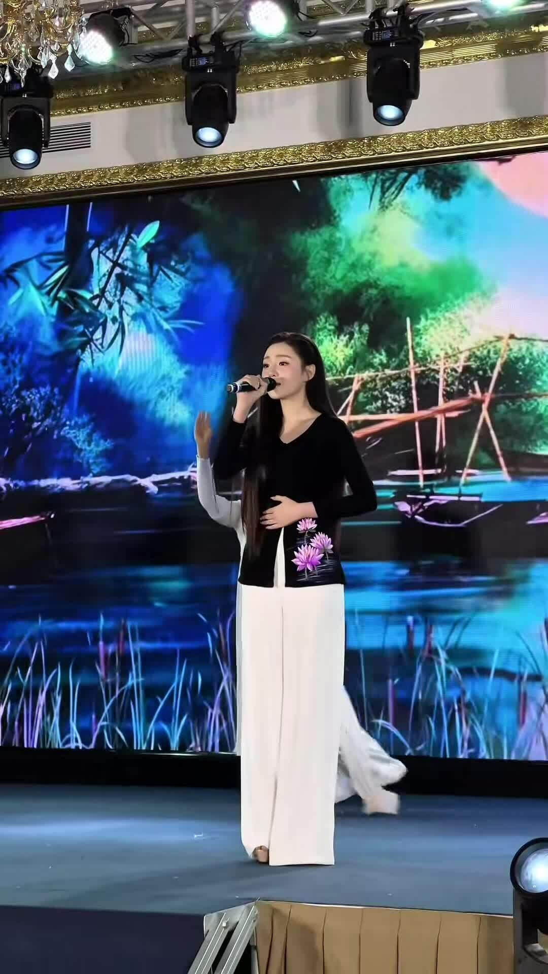 Khánh Như thi tài năng tại Miss World Vietnam