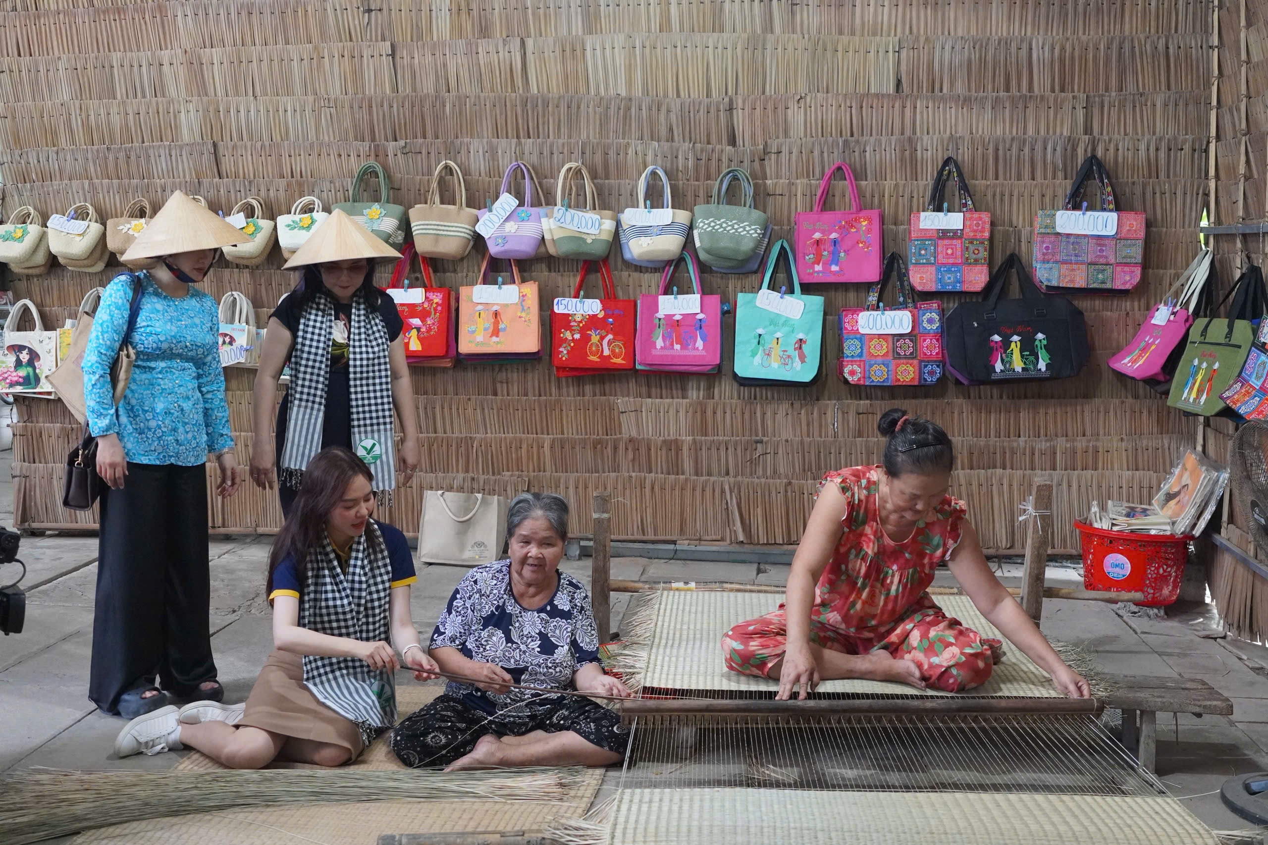 Saigontourist bắt tay Vĩnh Long, thúc đẩy liên kết du lịch vùng - Ảnh 15.