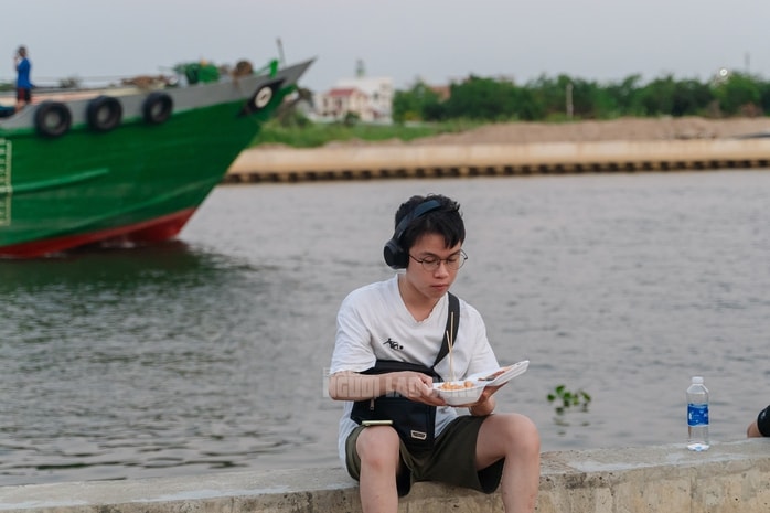 VIDEO: "Biển Gò Vấp” hút khách, tiềm ẩn nhiều nguy cơ mất an toàn - Ảnh 5.
