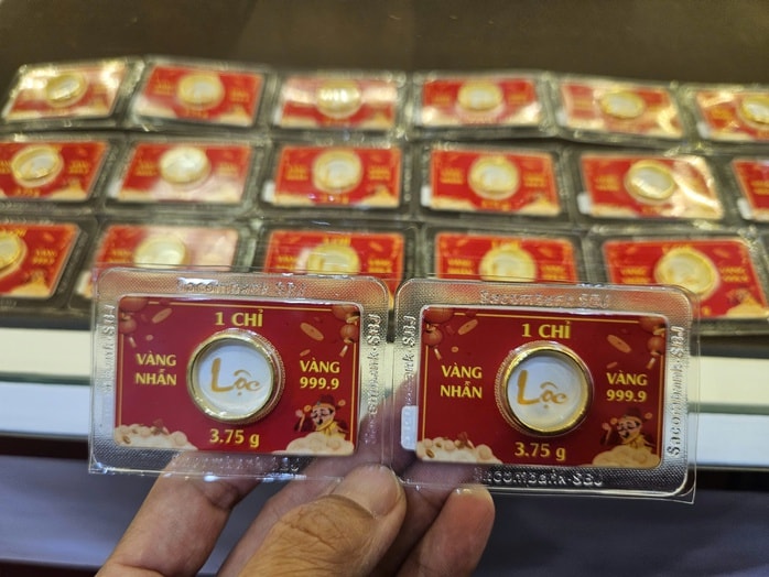 Cuối ngày 31-3, giá vàng nhẫn trơn tại Bảo Tín Minh Châu, Bảo Tín Mạnh Hải giảm nhanh - Ảnh 1.
