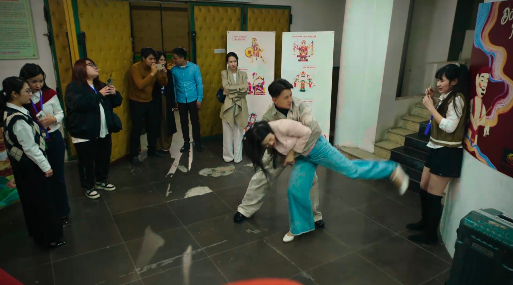 Buoc chan vao doi anh 1