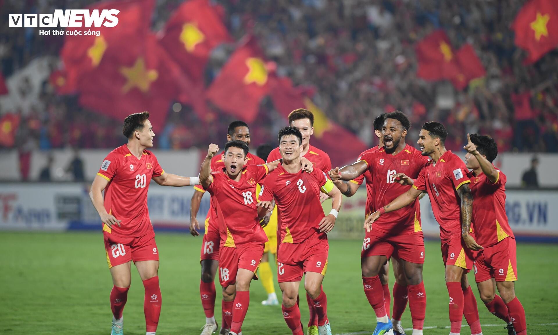 Xuân Son bùng nổ bên Hoàng Hên, HLV Malaysia cũng phải công nhận quá hay - 5