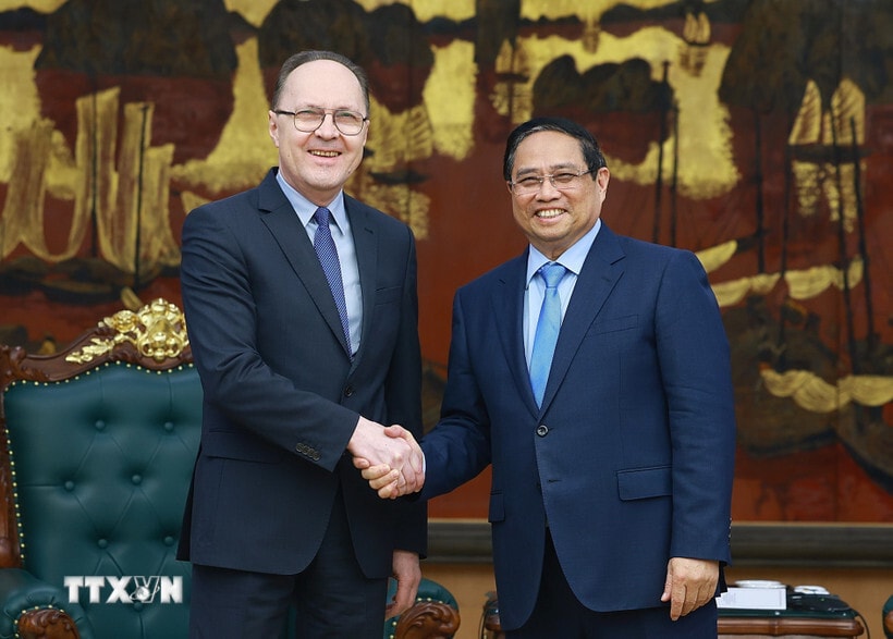 Thủ tướng Phạm Minh Chính tiếp ông Gennady Bezdetko, Đại sứ Liên bang Nga tại Việt Nam. (Ảnh: Dương Giang/TTXVN)