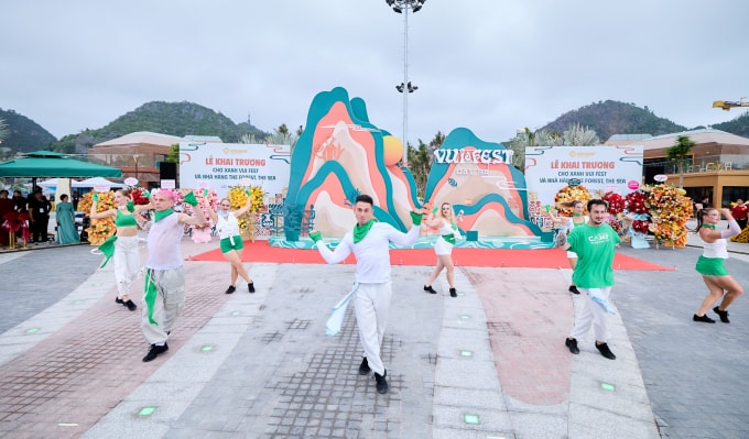 Không gian nghệ thuật đa sắc tại Vui-Fest. Ảnh: Sun Group