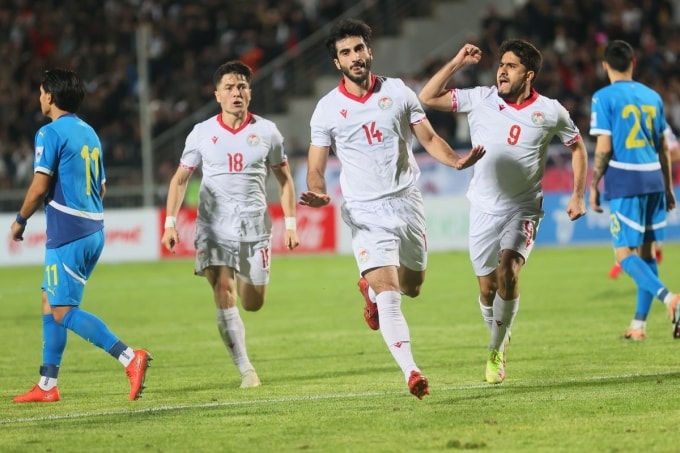 Cầu thủ Tajikistan mừng bàn gỡ hòa trước Philippines trên sân Hisor Central, thành phố Hisor, Tajikistan tối 31/3/2026. Ảnh: AFC